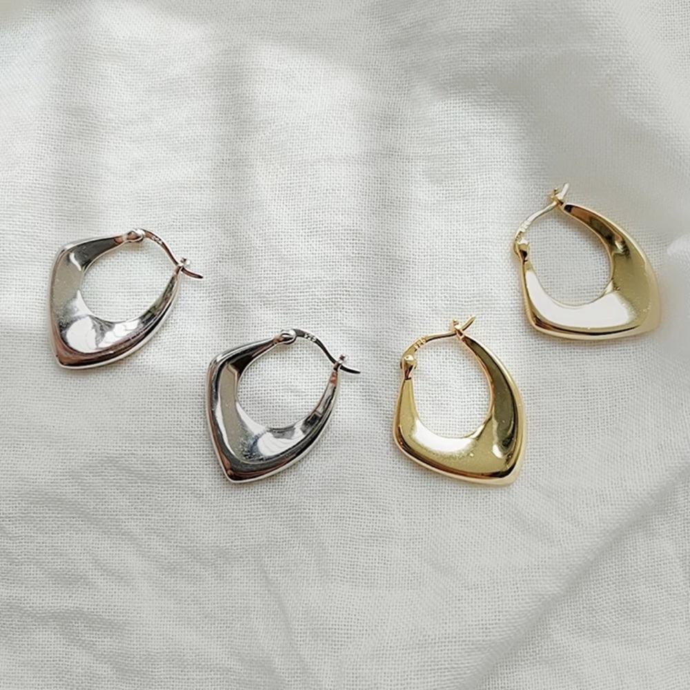 NEW 18K GOLD IRREGULAR HOOP EARRINGS, NICE EARRINGS, CUTE EARRINGS - Picture 3 of 6